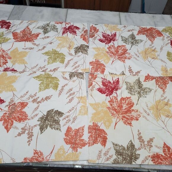 Food Network Thanksgiving Autumn Maple Leaves Place Mats Set of 4 - Picture 1 of 10